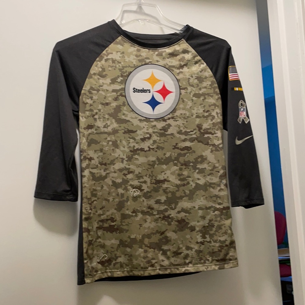 Nike athletic cut -Support the military !